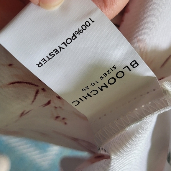 Plain Keyhole Knotted Front Floral Ruffle Sleeve Blouse - Picture 8 of 8